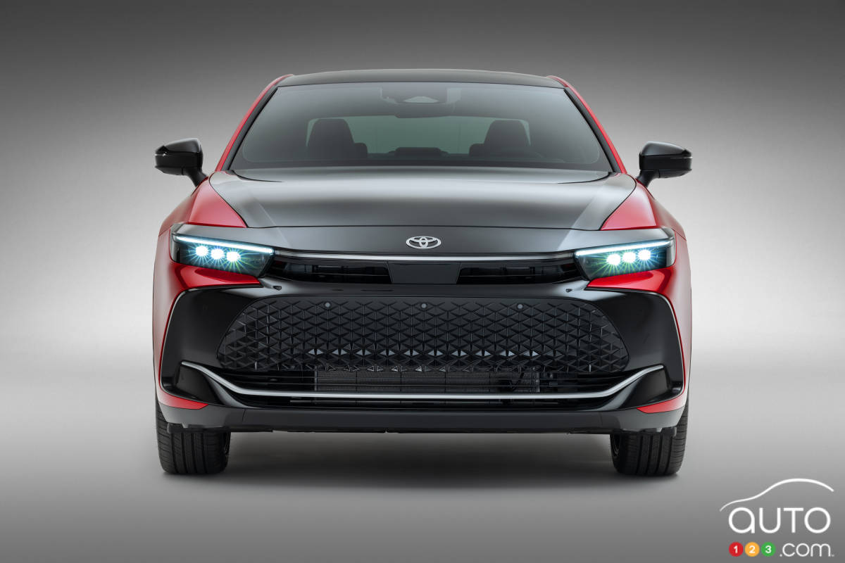 Toyota Crown 2023, avant